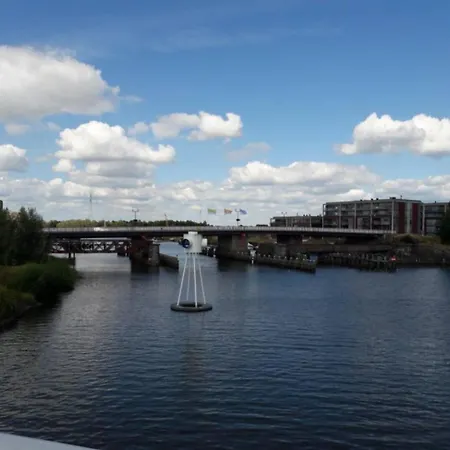 Raamsdonksveer Stay For 2, Near Top Attractions Aparthotel