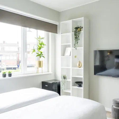 Comfort W Kitchen & Wifi 아파트 *